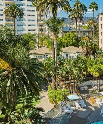Miramar har haft många ägare. Idag heter det Fairmont i förnamn.