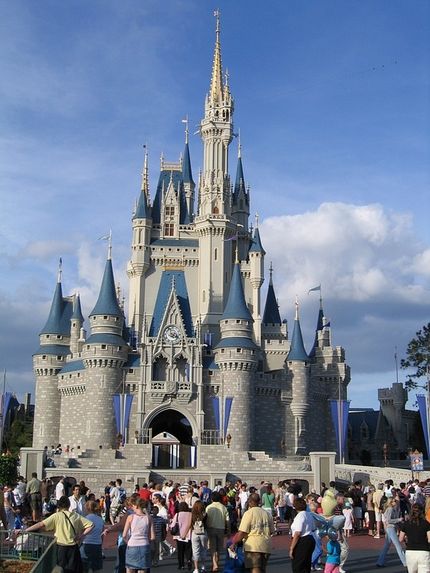 Cinderella Castle från Askungens värld. Imponerande byggnad.