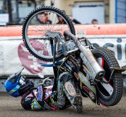 Jag älskar speedway. Åtminstone vid det här tillfället. 