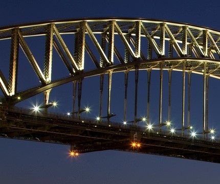 Ett annat av Sydneys stora byggnadsverk, Harbour Bridge.