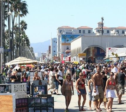 På Venice Beach hittar man alla slags typer. Hippies, surfare...