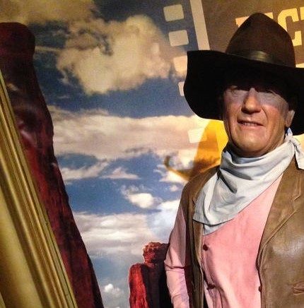 Jag träffade min pojkidol John Wayne på Madame Tussauds.