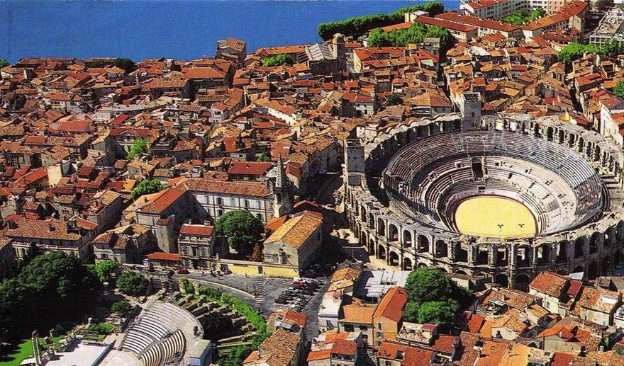 Den jättelika arenan byggdes på romartiden för gladiatorspel.