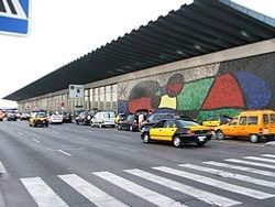 Barcelonas flygplats fick sin utsmyckning av Miró.