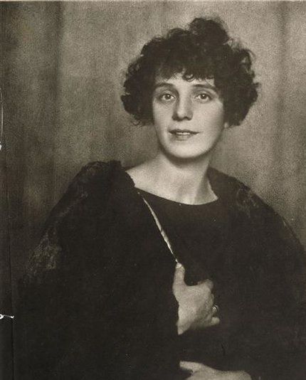 Nina Kandinsky (1924).