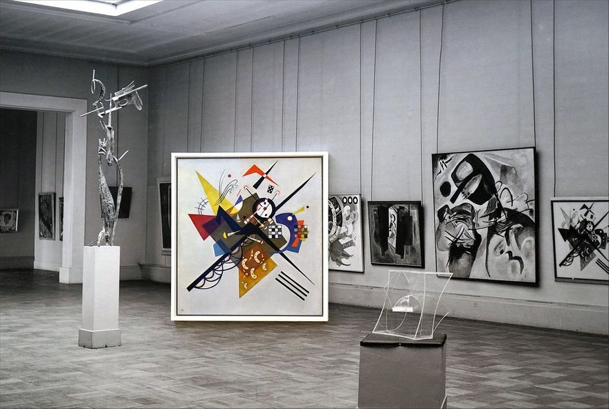 På utställningen kunde besökarna bland annat beundra Kandinskys målning 