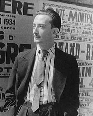 Salvador Dalí 1934 (av Carl Van Vechten).