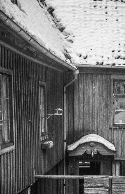 Det blev lika kallt inne som ute. Huset var ju så gott som oisolerat.