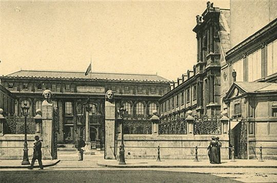 Det var en dröm för de unga konstärenerna att få passera ingången till École des Beaux-Arts.