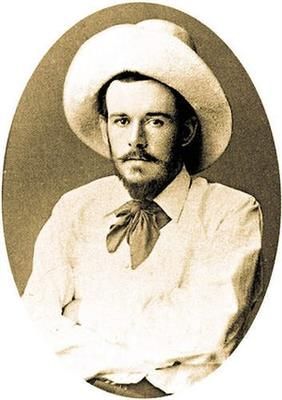 John Peter Russell, 1888. Han var en duktig amatörboxare. Han fiskade, simmade, seglade och red omkring på ön i ur och skur.