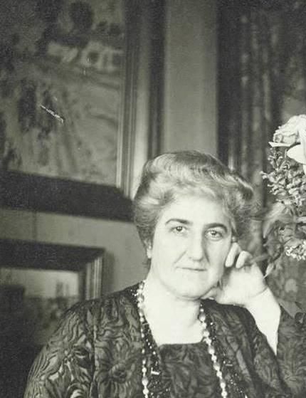 Etta Cone i sin lägenhet i Pittsburgh, ca 1935.
