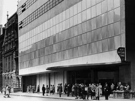 Den ny byggnaden för Museum of Modern Art (MoMA) i New York, som invigdes den 10 maj 1939.