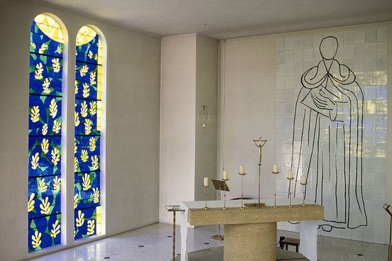 Inuti den färdiga Chapelle du Rosaire de Vence (Rosenkranskapellet).