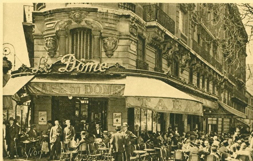 Det var inte bara caféerna och andra uteställen som Sigrid visste att hon skulle sakna när hon lämnade Paris. Det var hela den kosmopolitiska atmosfären. Paris var fortfarande världshuvudstad för konst, mode och nöjen.