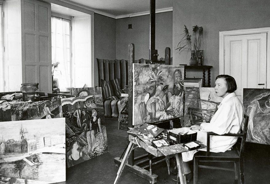 Sigrid Hjertén i ateljen på Katarinavägen 1934.