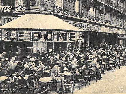 Isaac ville visa upp alla sina tidigare tummelställen i Montparnasse: Le Dôme, La Rotonde, La Coupole, La Closerie des Lilas, Le Select... sedan kunde man ju alltid rulla ner för backen till det närliggande Saint-Germain des Prés och Brasseri Lipp, Café de Flore, Les Deux Magots...