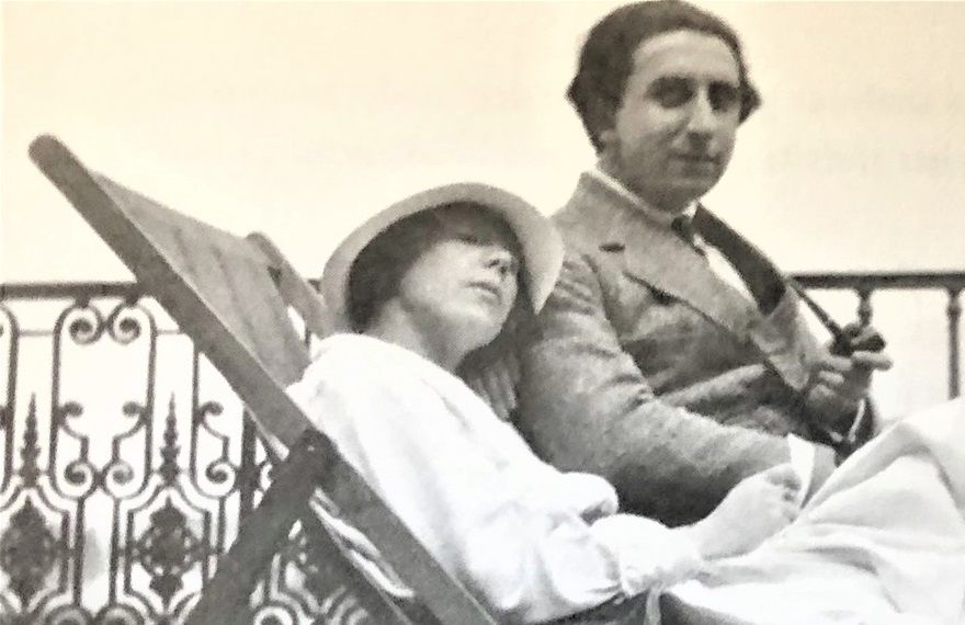 Sigrid och Isaac på ateljéterrassen i Paris, 1922.